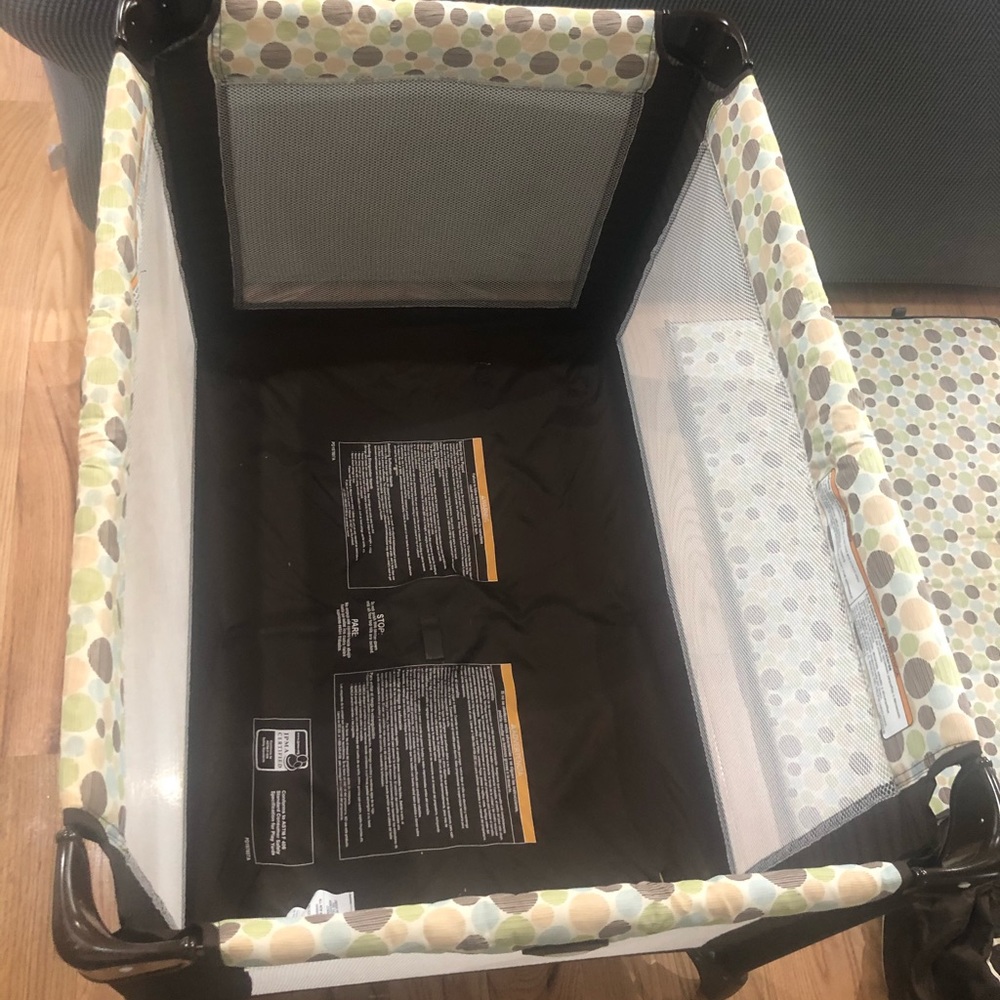 Pack and play
